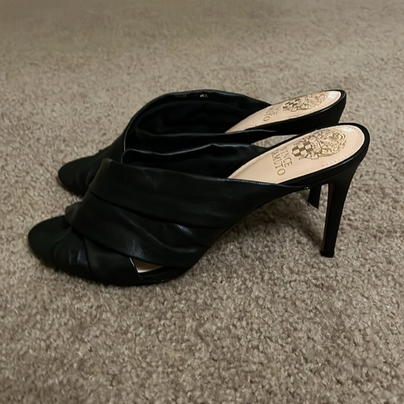 Vince Camuto Heels - Picture 3 of 5